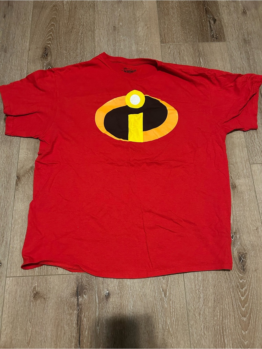 Disney Red Short-Sleeve Incredibles Graphic Tee - Men